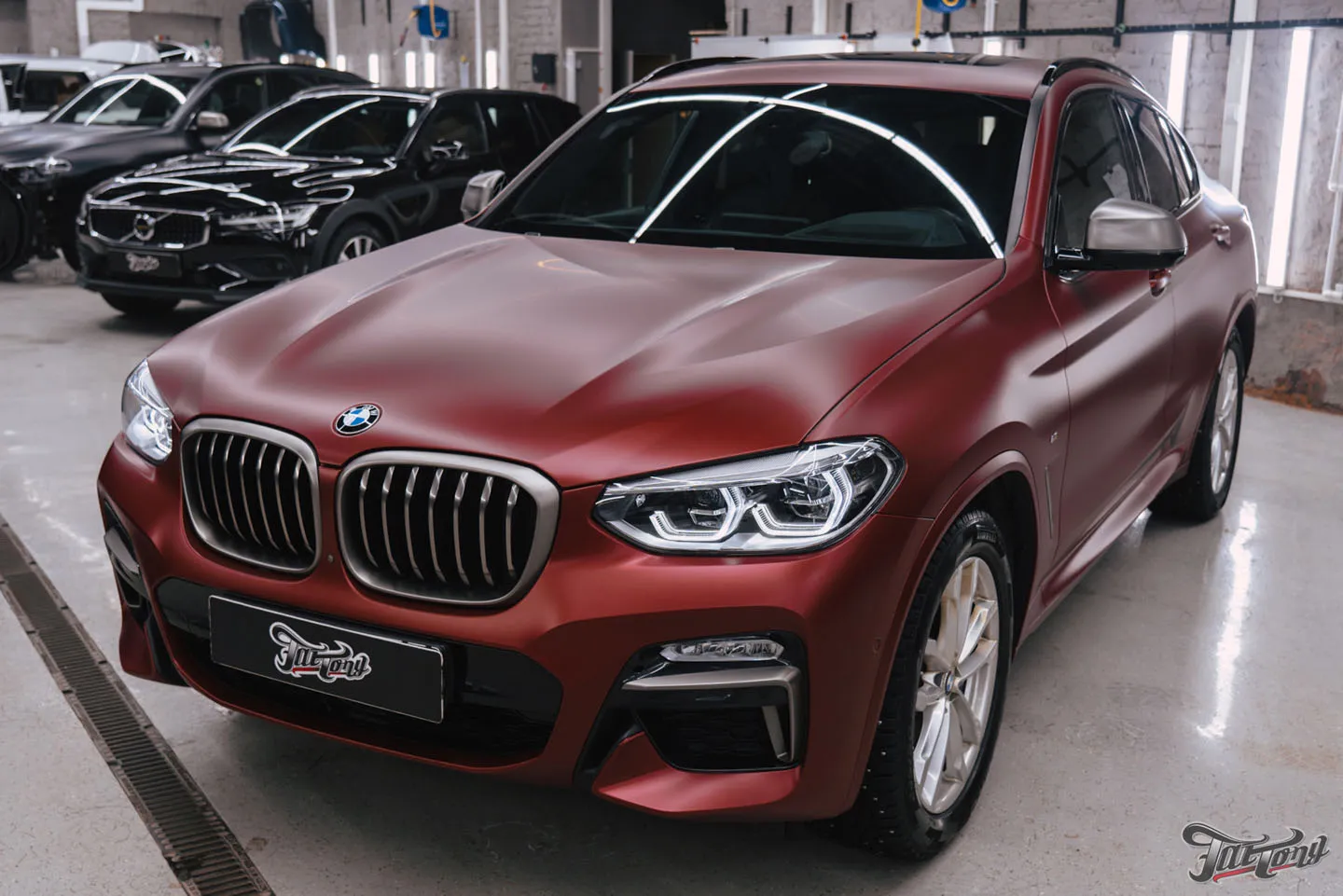 Оклейка BMW X4 в матовый полиуретан и установка системы активного выхлопа ENGINE VOX Stage 1+